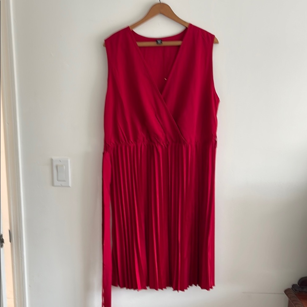 Elegant Red Sleeveless Dress